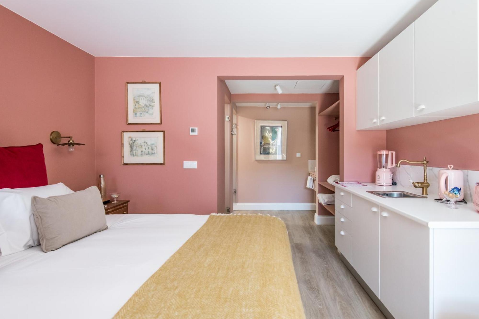 Camelia Boutique House *